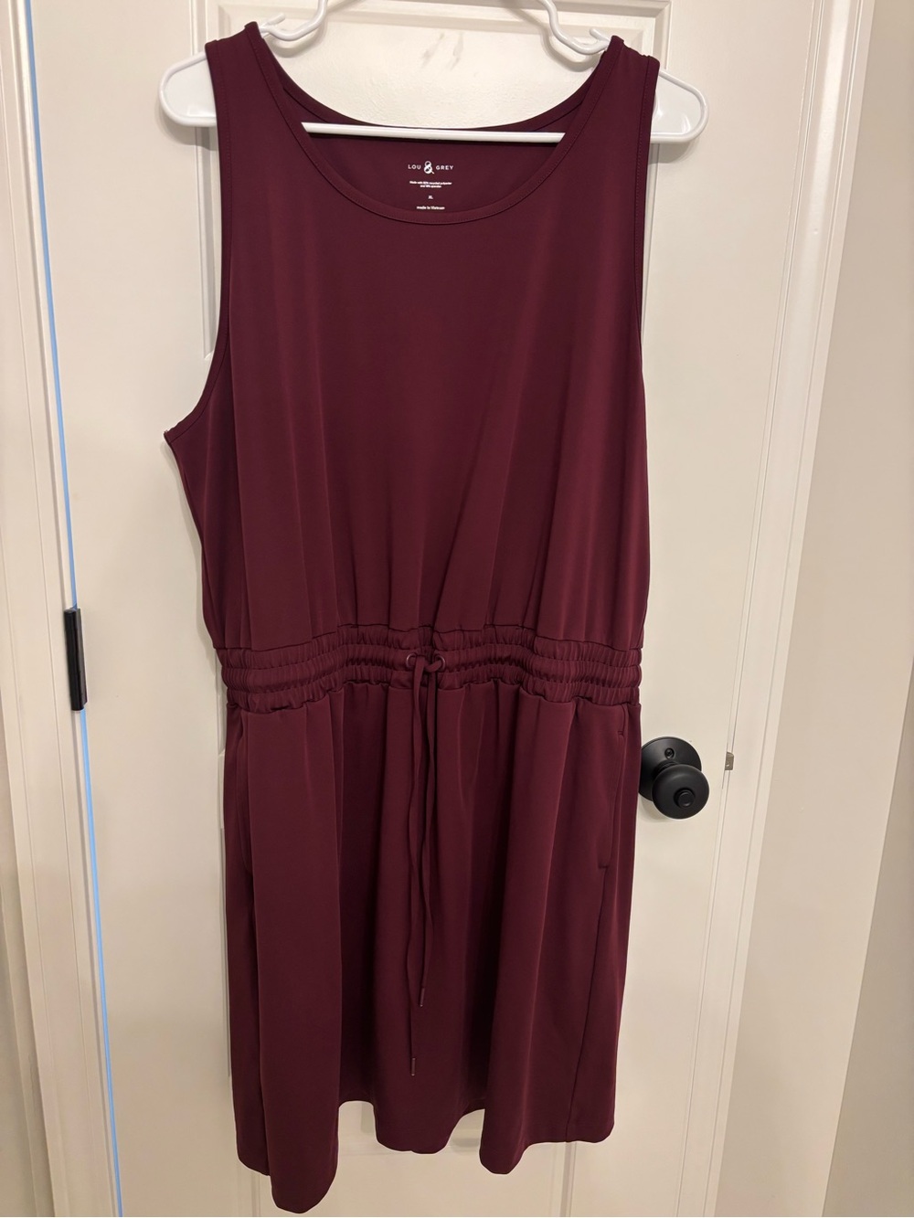 Lou & Grey Wine Sleeveless Drawstring Waist Athletic Dress